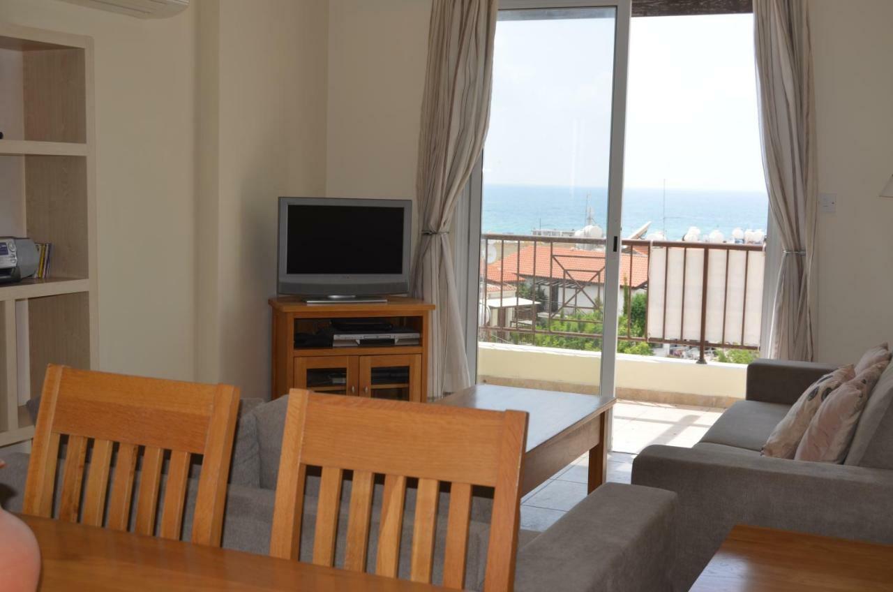 Caiti'S Place Apartment Paphos Exterior photo